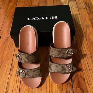 Coach Women’s Coach Gable Sig Sandal G5137